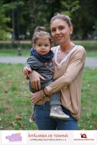 Intalnire la primul bebe - mama cu copil in brate