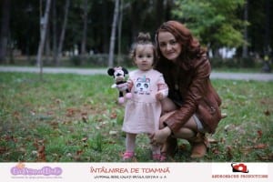 Intalnire la primul bebe - mama cu copil in brate
