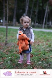 Intalnire la primul bebe - copil in parc
