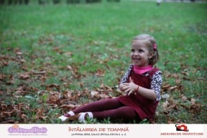 Intalnire la primul bebe - copil in parc