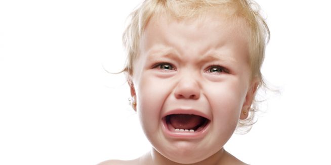 crying-tears-toddler-sad-baby-unhappy bebelus plangand